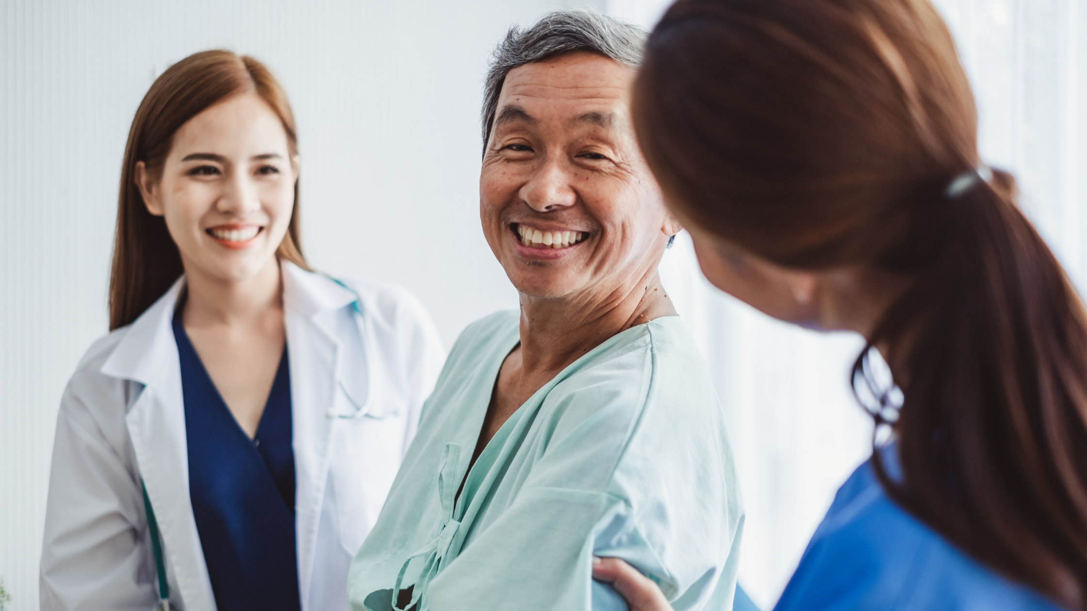 Patient-with-nurse-smiling